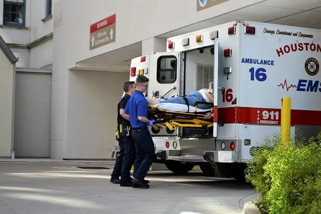 Transport par un ambulancier Américain Transport par un ambulancier Américain