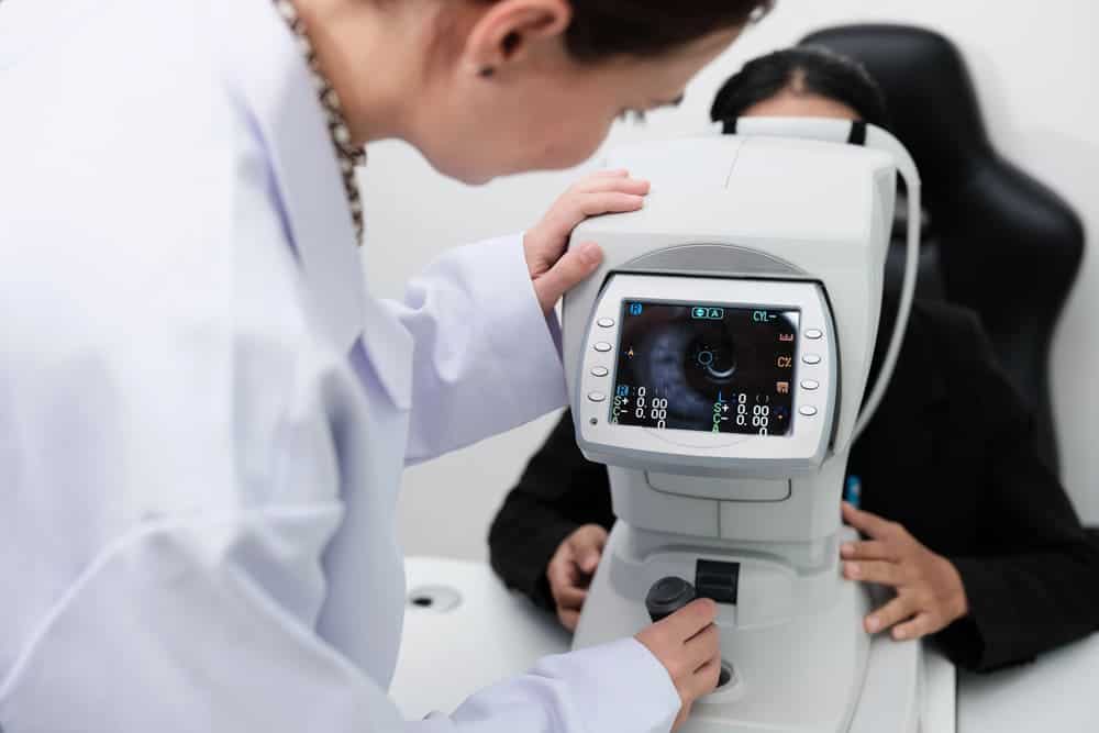 Opticien-lunetier en magasin d’optique : obligation, prix et cas d’urgence liés à l’AFGSU