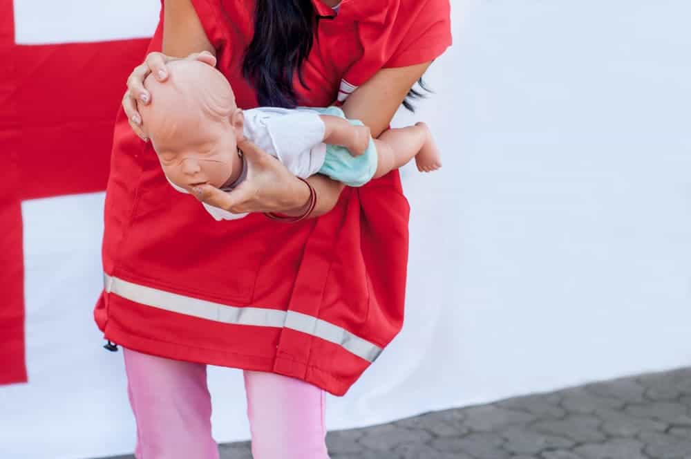 Enfant en situation d'étouffement, une urgence à gérer par le personnel de crèche